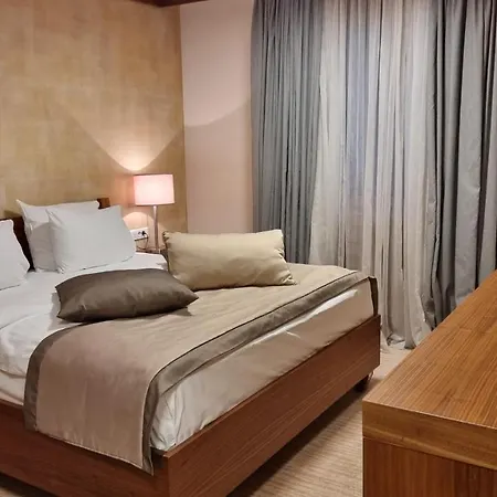 B428 Vucko Private Host