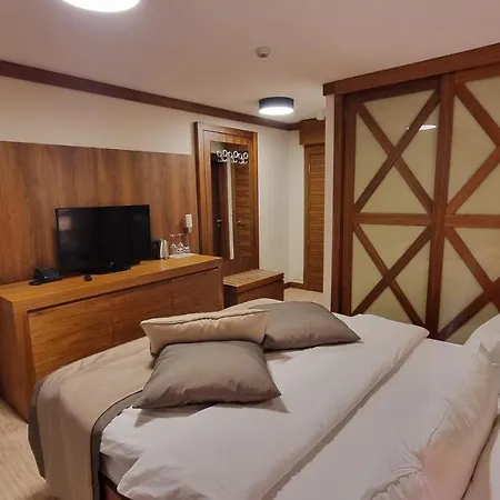 B428 Vucko Private Host