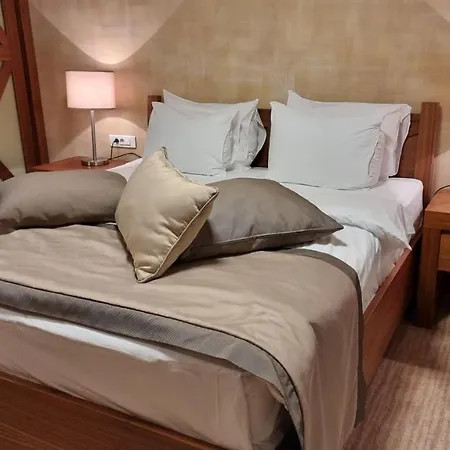 B428 Vucko Private Host